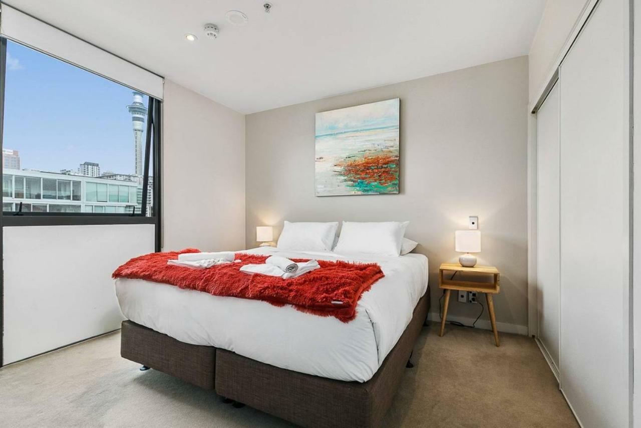 Two Bedroom Apartment - Pool, Gym & Free Parking! Auckland Extérieur photo
