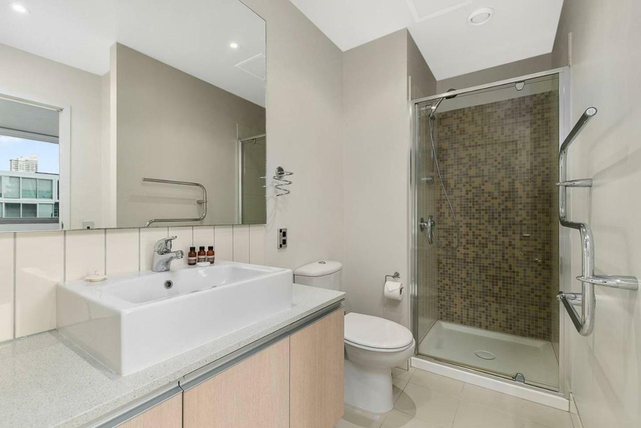 Two Bedroom Apartment - Pool, Gym & Free Parking! Auckland Extérieur photo